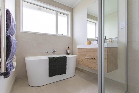 Photo of property in 63 Oceania Sands Way, Papamoa Beach, Papamoa, 3118