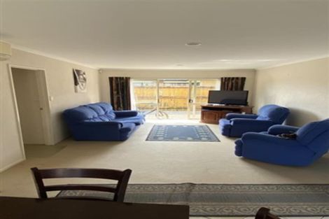 Photo of property in 39 Blackwood Drive, Wattle Downs, Auckland, 2103