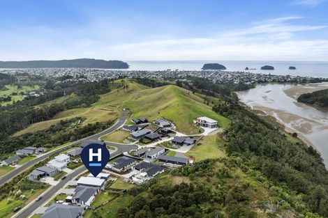 Photo of property in 13 Manatu Close, Whangamata, 3691