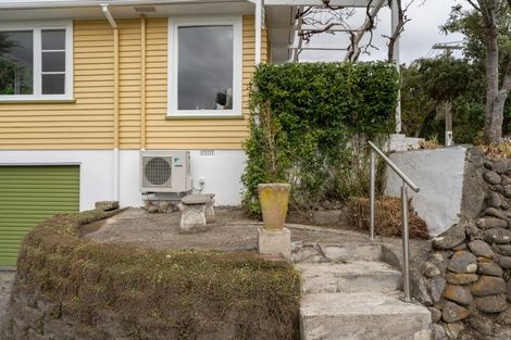 Photo of property in 1 Tainui Terrace, Tawa, Wellington, 5028