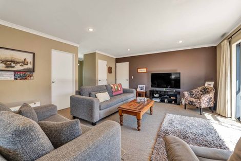 Photo of property in 30 Moulton Street, Moturoa, New Plymouth, 4310