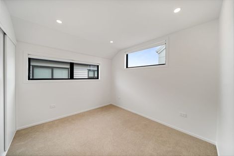 Photo of property in 2/39 Pakuranga Road, Pakuranga, Auckland, 2010