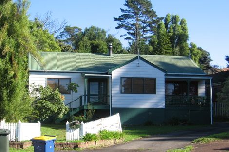 Photo of property in 24 Coey Place, Glen Eden, Auckland, 0602