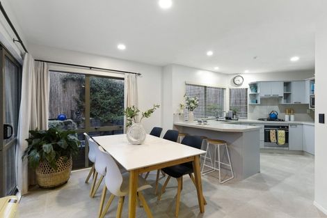 Photo of property in 19i Claremont Way, East Tamaki Heights, Auckland, 2016