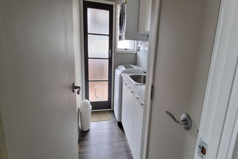 Photo of property in 17 Barbados Drive, Unsworth Heights, Auckland, 0632