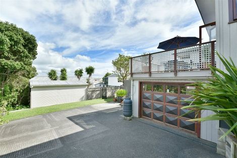 Photo of property in 64a Tiri Road, Manly, Whangaparaoa, 0930