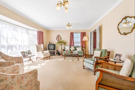 Photo of property in 5 Rene Place, Sunnyhills, Auckland, 2010