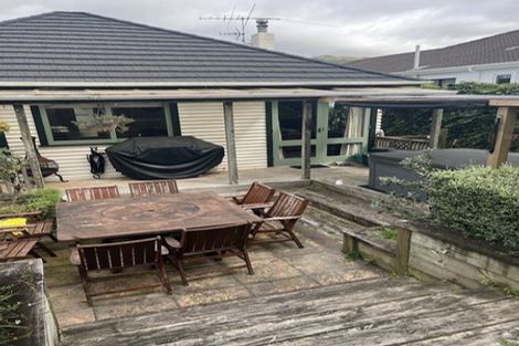 Photo of property in 20 Ranui Terrace, Tawa, Wellington, 5028