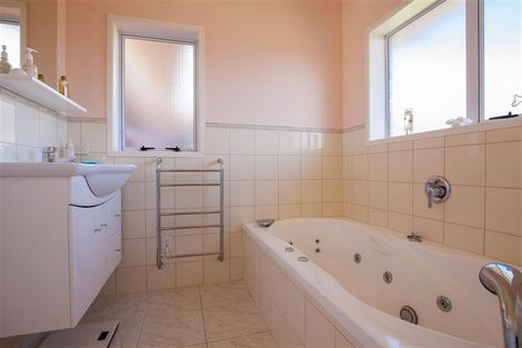 Photo of property in 383 Devon Street West, Lynmouth, New Plymouth, 4310