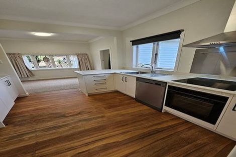 Photo of property in 30 Oxford Street, Fairfield, Hamilton, 3214