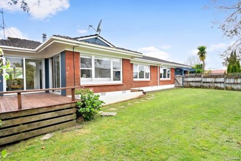 Photo of property in 36 Tupaki Place, Pakuranga Heights, Auckland, 2010