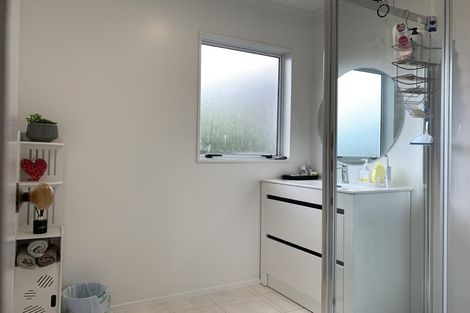 Photo of property in 20a Reeves Road, Pakuranga, Auckland, 2010