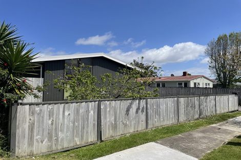 Photo of property in 74 Cambridge Terrace, Papatoetoe, Auckland, 2025