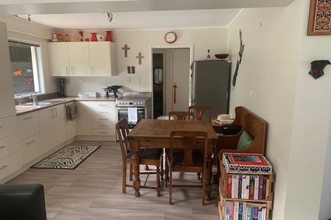 Photo of property in 41 Cron Avenue, Te Atatu South, Auckland, 0610