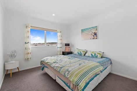 Photo of property in 54 Vincent Mcgrath Crescent, Swanson, Auckland, 0614