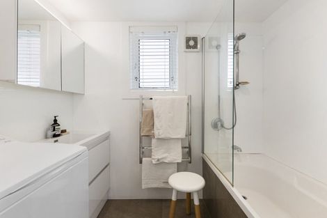 Photo of property in 18 Cottleville Terrace, Thorndon, Wellington, 6011