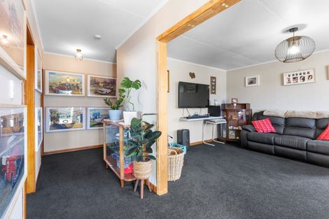 Photo of property in 16 Cumming Street, Okato, 4335