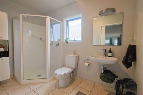 Photo of property in 8 Roy Maloney Drive, Henderson, Auckland, 0612