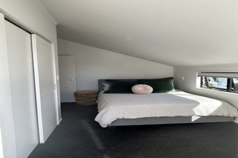 Photo of property in 8 Countess Close, Maupuia, Wellington, 6022