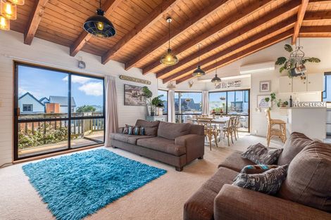 Photo of property in 10 The Crowsnest, Whitby, Porirua, 5024