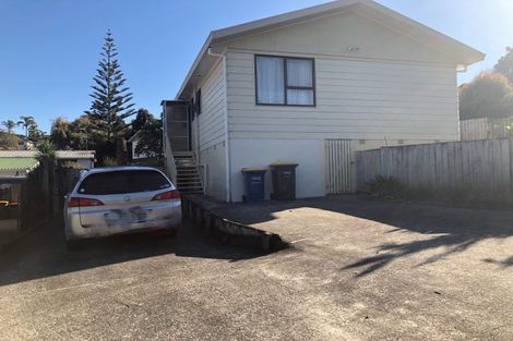 Photo of property in 25 Rehia Road, Massey, Auckland, 0614