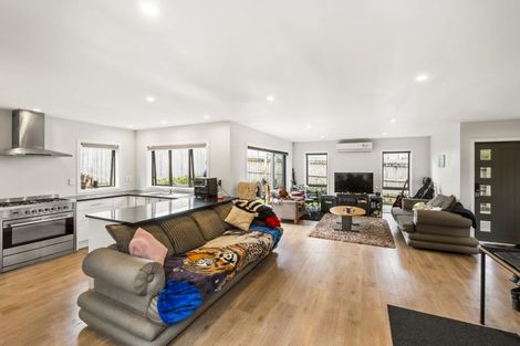 Photo of property in 61a Margan Avenue, New Lynn, Auckland, 0600