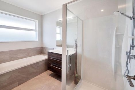 Photo of property in 3 Kuawa Drive, Kumeu, 0810