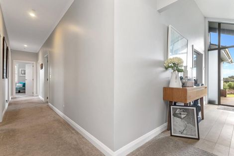 Photo of property in 252 Amreins Road, Taupaki, Henderson, 0782