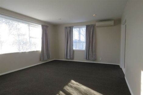 Photo of property in 421 Harewood Road, Harewood, Christchurch, 8051