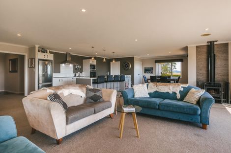 Photo of property in 225 Albert Road, Tokomaru, Palmerston North, 4474