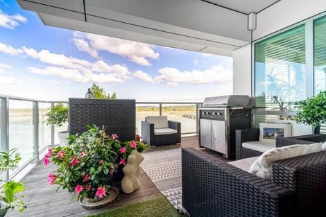 Photo of property in 12/72e Devonport Road, Tauranga, 3110