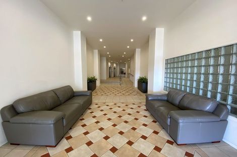 Photo of property in Stadium Garden Flats, 319/107 Thorndon Quay, Pipitea, Wellington, 6011