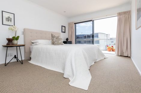 Photo of property in 309/178 Marine Parade, Mount Maunganui, 3116