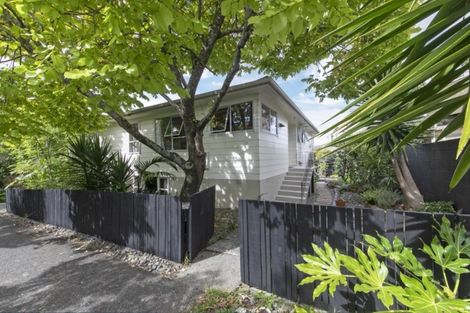 Photo of property in 18 George Herring Place, Glen Eden, Auckland, 0602
