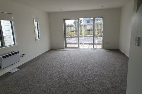 Photo of property in 9/6 John Jennings Drive, Oteha, Auckland, 0632