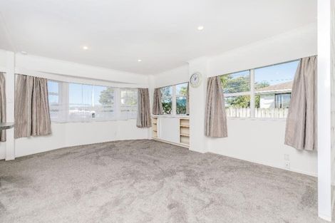 Photo of property in 1/510 East Coast Road, Windsor Park, Auckland, 0630