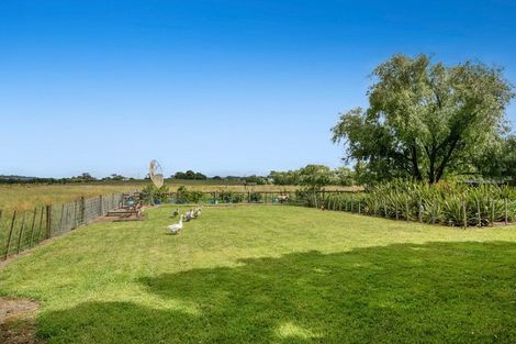 Photo of property in 2162 State Highway 16, Helensville, 0875