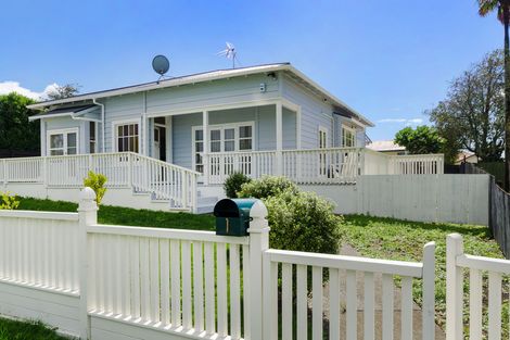 Photo of property in 1 Village Place, Tuakau, 2121