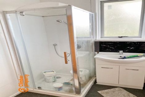 Photo of property in 5 Kelwyn Road, Kelston, Auckland, 0602