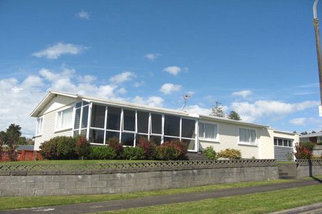 Photo of property in 32 Alberta Road, Glen Avon, New Plymouth, 4312
