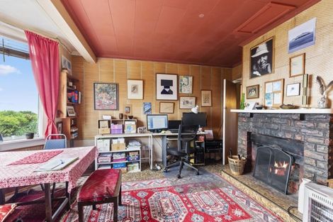 Photo of property in 21 Te Pari Pari Road, Pukerua Bay, 5026