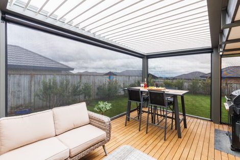 Photo of property in 163 Pacific Drive, Fitzherbert, Palmerston North, 4410