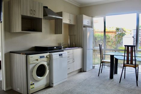 Photo of property in 9 Keating Rise, Northcross, Auckland, 0632