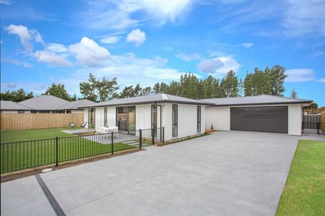 Photo of property in 6 Classic Lane, Rolleston, 7614