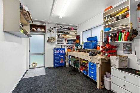 Photo of property in 20 Edgewater Grove, Orewa, 0931