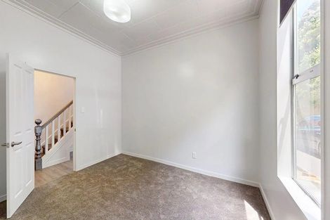 Photo of property in 141 Grant Road, Thorndon, Wellington, 6011