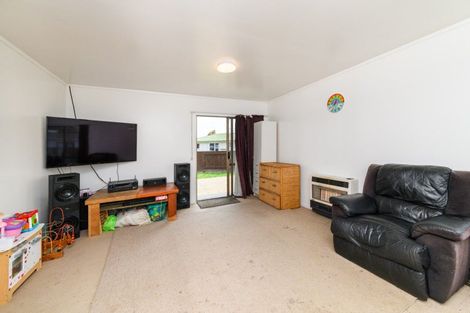 Photo of property in 33 Escort Grove, Awapuni, Palmerston North, 4412