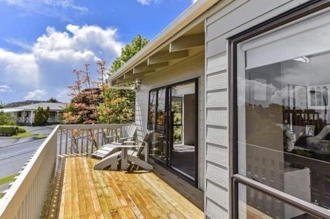 Photo of property in 10 Unsworth Drive, Unsworth Heights, Auckland, 0632