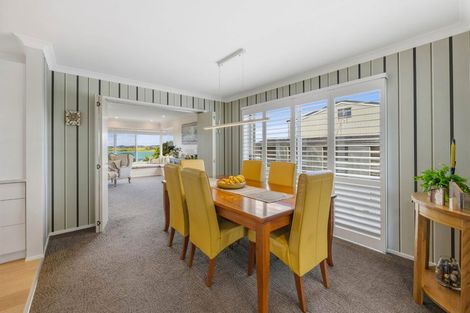 Photo of property in 3 Pounamu Place, Shelly Park, Auckland, 2014