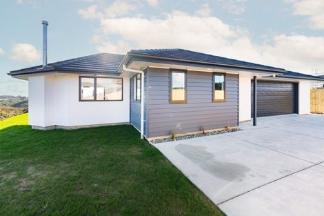 Photo of property in 57 Atlantic Drive, Fitzherbert, Palmerston North, 4410